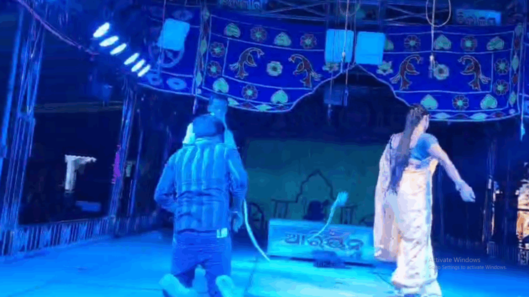 ପାତ୍ରପୁର ସ୍ଥିତ ବ୍ରାହ୍ମଣ ନୂଆଗାଁ ଠାରେ ଜୟ ଦୁର୍ଗା ଯୁବକ ସଙ୍ଘ ଆନୁକୂଲ୍ୟରେ ସାମାଜିକ ନାଟକ ପରିବେଷଣ କରାଯାଇଛି।