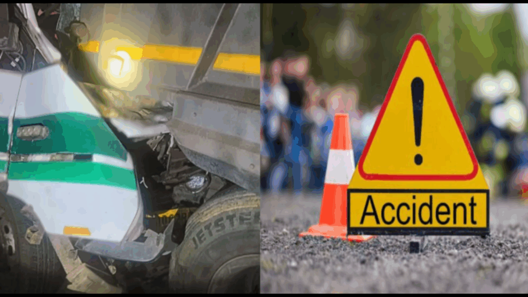 ବାଲି ବୋଝେଇ ଟ୍ରକକୁ ଧକ୍କା ଦେଲା ଆମ୍ବୁଲାନ୍ସ ।