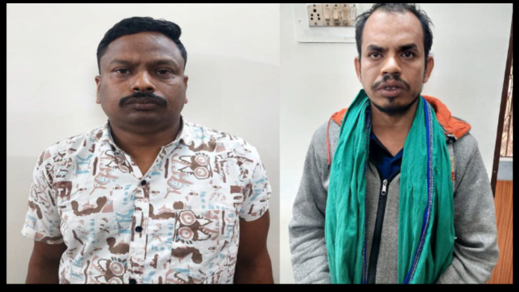 ନିଜକୁ ଭିଜିଲାନ୍ସ ଅଧିକାରୀ କହି ଦୁଇ ଅଭିଯୁକ୍ତ ଗିରଫ ହୋଇଛନ୍ତି ।