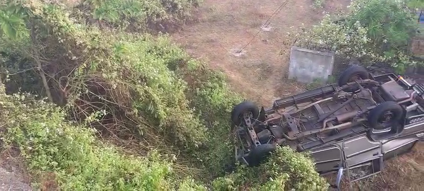 ଭାରସ୍ୟାମ ହରାଇ ୪୦ ଫୁଟ ତଳକୁ ଖସିଲା ବୋଲେରୋ ।