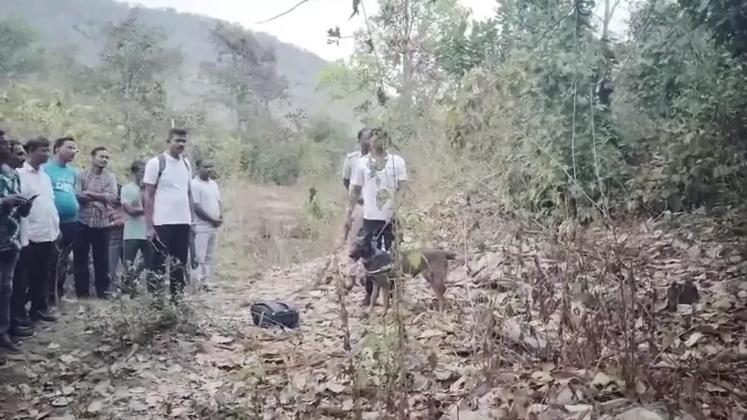 ଜଙ୍ଗଲରୁ ଜଣେ ଯୁବକଙ୍କ ଝୁଲନ୍ତା ମୃତଦେହ ଉଦ୍ଧାର ।