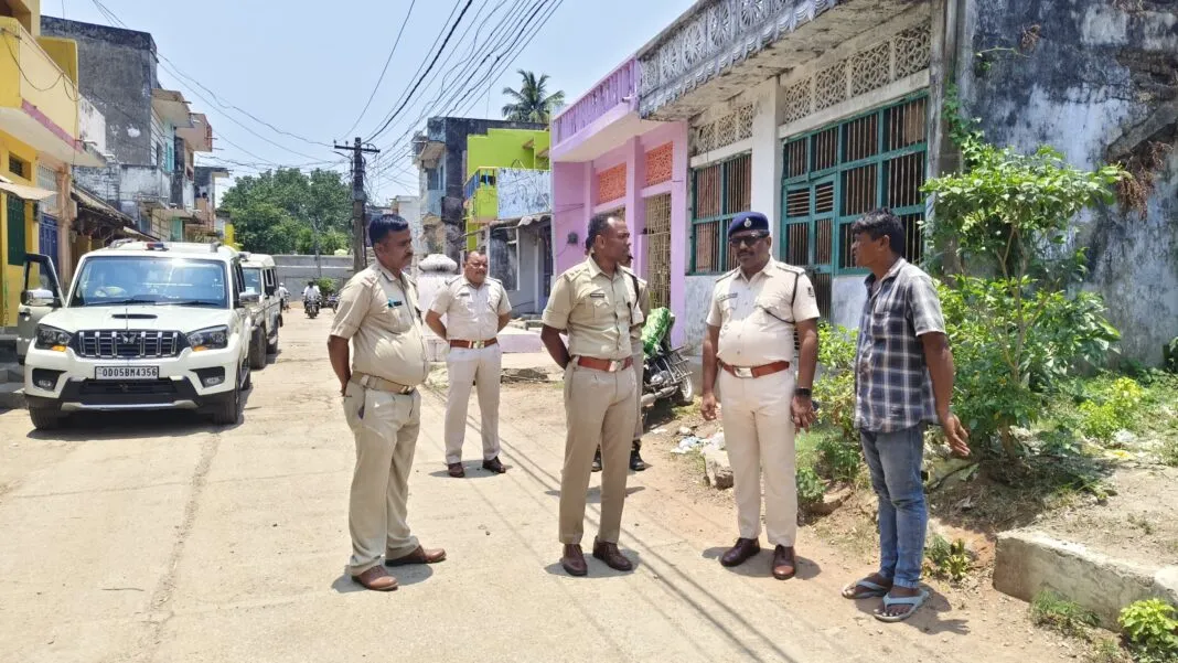 ପୂର୍ବ ଶତ୍ରୁତାକୁ କେନ୍ଦ୍ରକରି ଜଣକୁ ମରଣାତ୍ମକ ଆକ୍ରମଣ l